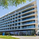 Al-dom Seaside Z Bocznym Widokiem Na Morze I Miejscem W Hali Garazowej Apartamento *