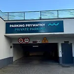 Al-dom Seaside Z Bocznym Widokiem Na Morze I Miejscem W Hali Garazowej Kołobrzeg