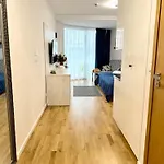 Al-dom Seaside Z Bocznym Widokiem Na Morze I Miejscem W Hali Garazowej Apartmán *