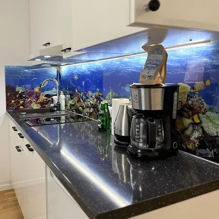 Al-dom Seaside Z Bocznym Widokiem Na Morze I Miejscem W Hali Garazowej Apartman