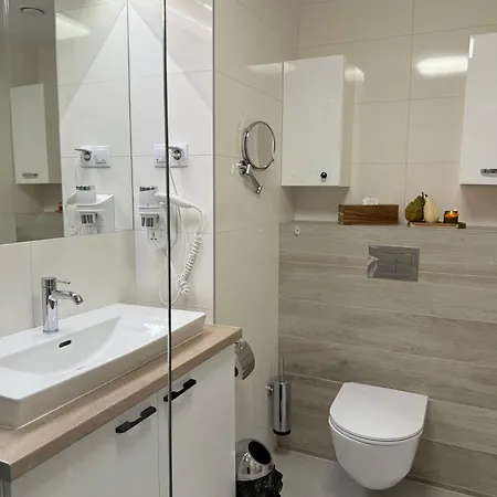 Al-dom Seaside Z Bocznym Widokiem Na Morze I Miejscem W Hali Garazowej Apartman *