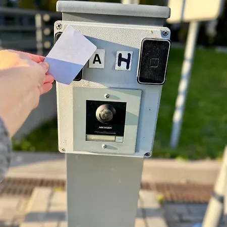 Al-dom Seaside Z Bocznym Widokiem Na Morze I Miejscem W Hali Garazowej