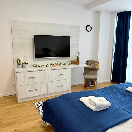 Al-dom De Luxe Z Bocznym Widokiem Na Morze I Miejscem W Hali Garazowej Appartement Kołobrzeg