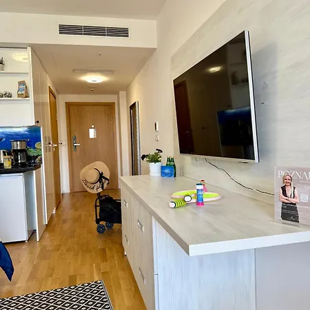 Al-dom De Luxe Z Bocznym Widokiem Na Morze I Miejscem W Hali Garazowej Apartment