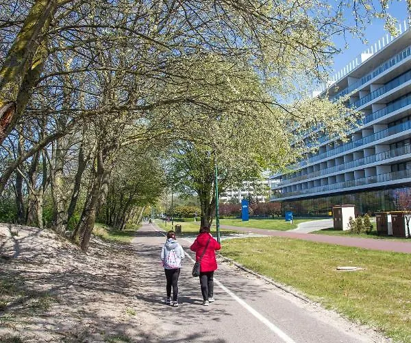 Apartament Al-dom Seaside Z Bocznym Widokiem Na Morze I Miejscem W Hali Garażowej Kołobrzeg